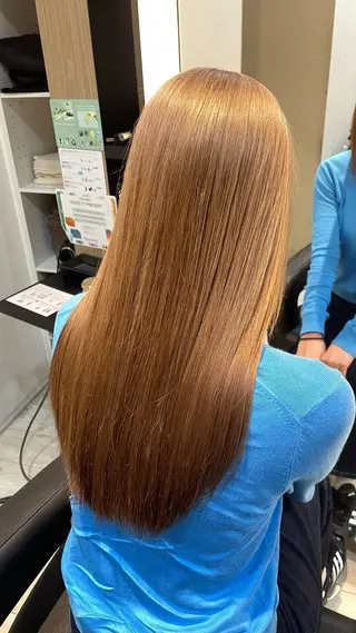 ロング カラー ブリーチ/髪質改善/ ハイトーン/暖色のヘアスタイル