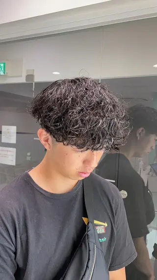 ミディアム パーマ ヘアアレンジ メンズ 艶カラー の達人のヘアスタイル