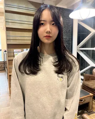 ロング 松野 心音のヘアスタイル