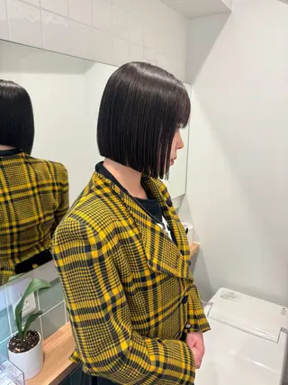 ミディアム 切りっぱなしボブ レイヤー/縮毛矯正のヘアスタイル