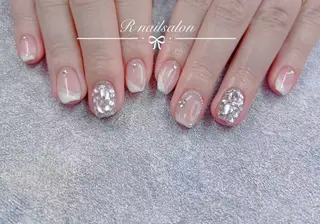 ミディアム R NAILSALONのネイルデザイン