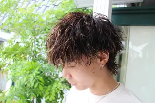 ショート パーマ メンズ 竹内 翼のヘアスタイル