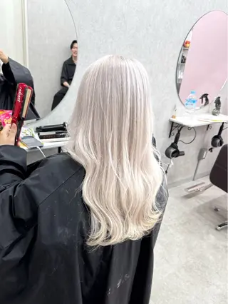 ロング カラー ハイトーン・ブリーチ ムラ修正　八須　錬のヘアスタイル