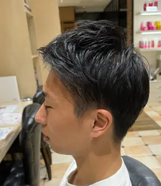 メンズ 新宿/レイヤー 顔周りカット溝手優太のヘアスタイル