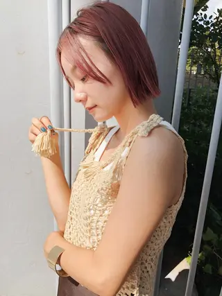 ミディアム カラー 岡本康平/ボブ /ブリーチ/レイヤーのヘアスタイル