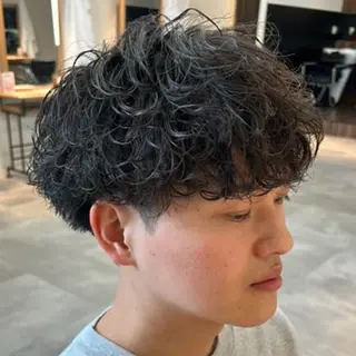 パーマ メンズ 男の理想を叶える🔥 メンズパーマ特化｜関のヘアスタイル