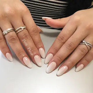 ネイル Petit Fleur所属・青柳 亜梨奈のマツエク・マツパデザイン