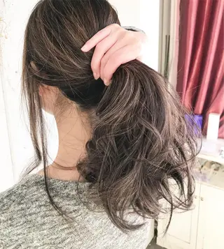 ロング カラー ヘアアレンジ Mariana/ 鶴原-ハイライトのヘアスタイル