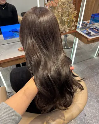 ロング カラー 梅田美容室 山崎海波のヘアスタイル