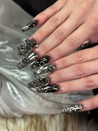 ネイル Dark Honey Susuのネイルデザイン