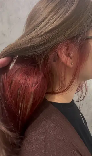 ロング カラー Moe by aria所属・飯田 冴のヘアスタイル