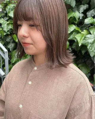 ショート レイヤーカット/ 透明感カラーmikuのヘアスタイル