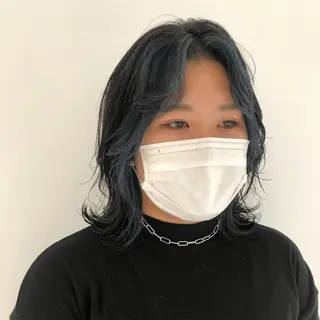 ミディアム カラー 古屋 花織のヘアスタイル