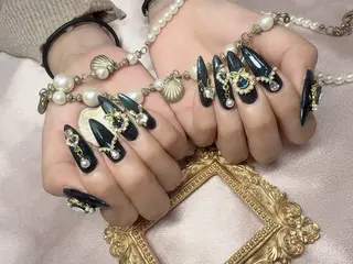 ネイル 小林 愛のネイルデザイン