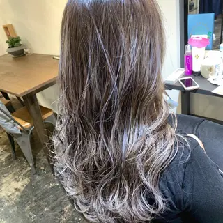 ロング カラー UMEDA FIGAROのヘアスタイル