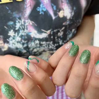 ネイル 秋本 栞のネイルデザイン