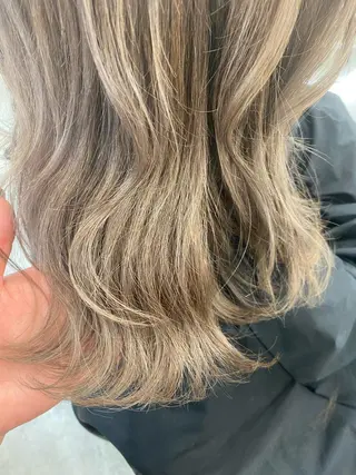 カラー 🩵顔まわり似合わせ 久保田せな🩵のヘアスタイル