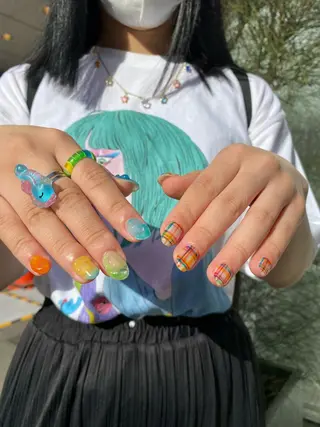 ネイル Shiori･:* 💫のネイルデザイン