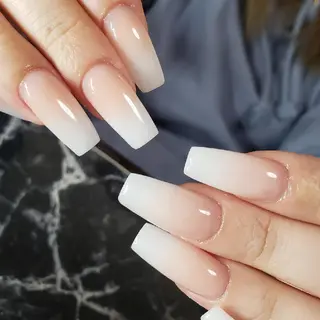 ミディアム ネイル クロキ 。のネイルデザイン