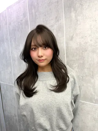 セミロング カラー 顔まわりの神様✨ 透明感カラー藤嶋秀幸のヘアスタイル