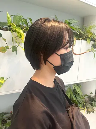 ショート つぼみ/パーマ ／レイヤー／ボブのヘアスタイル