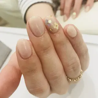 ネイル 福ネイル スタッフのネイルデザイン