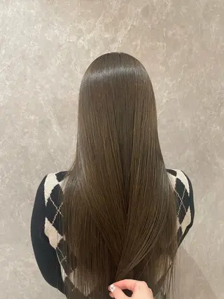 ロング カラー ウォーレントリコミ  ニューヨーク所属・西梅田直結🌹 若林梨音のヘアスタイル