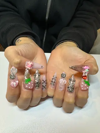 ネイル 濱岡 咲のネイルデザイン