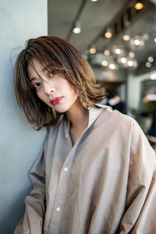 ミディアム カラー 🉐レイヤー/塩見 弘樹🉐渋谷のヘアスタイル