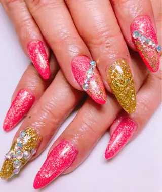 ネイル bijou所属・相馬 礼菜のネイルデザイン