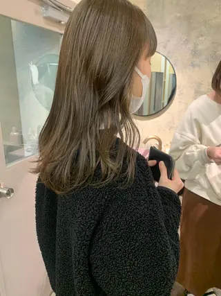 ミディアム カラー yupi🐈‍⬛ レイヤー/パーマのヘアスタイル