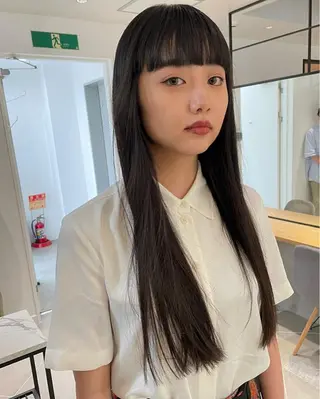 ロング カラー Loom.所属・村上雅人 ナチュラルモードのヘアスタイル