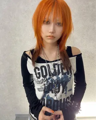 ロング カラー ウルフカット / ケアブリーチのヘアスタイル