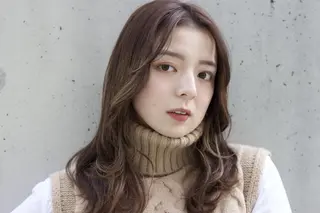 セミロング パーマ カラー Flora by siestaのヘアスタイル