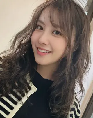 ロング パーマ ヘアアレンジ au美容室所属・au栄矢場町 水素髪質改善Tのヘアスタイル