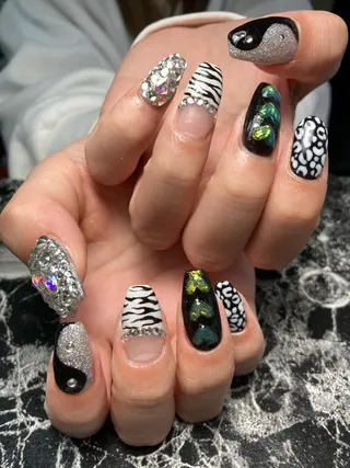 ミディアム ネイル ✴︎ Delightのネイルデザイン