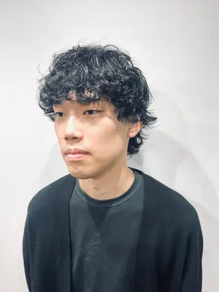 ミディアム パーマ メンズ 💈メンズパーマ💈 ナカザワ リョウのヘアスタイル