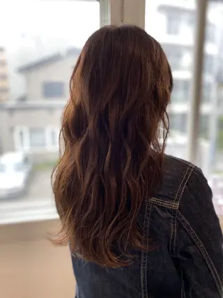 ロング 安田 菜摘のヘアスタイル