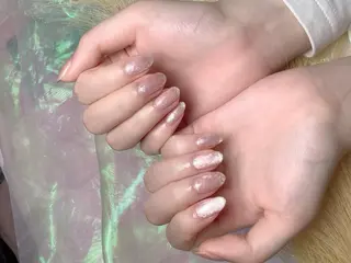 ネイル pink ladyサロン所属・べ にのネイルデザイン