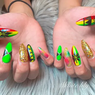 ネイル White lily所属・牧田 雅世のネイルデザイン