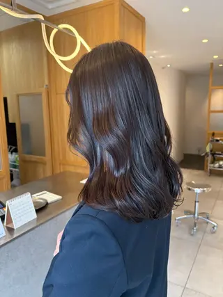 ミディアム カラー three.大手前店所属・three. 牧薗 里央のヘアスタイル