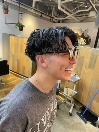 パーマ メンズ GOTODAYシェアサロン梅田店所属・まな カラー、メンズパーマのヘアスタイル