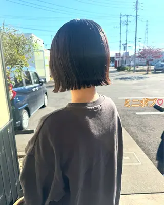 ミディアム 青とそら いしざかのヘアスタイル