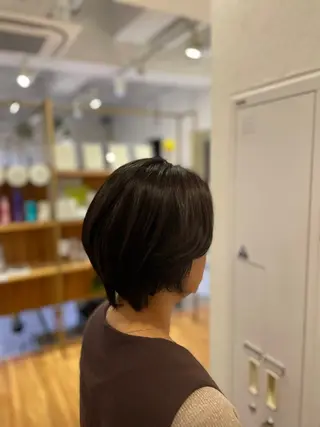 ショート カラー 木田 絢子のヘアスタイル