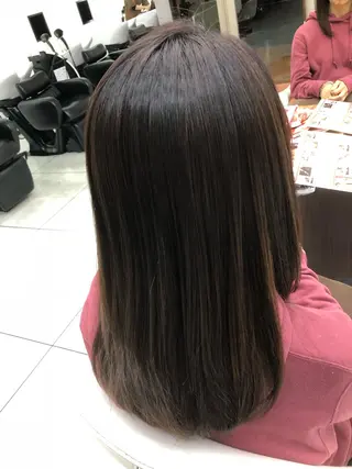 セミロング カラー 岩崎 裕司のヘアスタイル