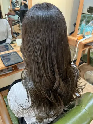 ロング カラー オーストヘアージジ所属・TAI透明カラー 柔らかい縮毛矯正のヘアスタイル