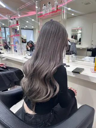 ロング ️🫧 AINE 🫧ハイトーンカラーのヘアスタイル