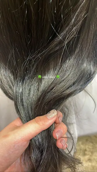 カラー 中村 帆花のヘアスタイル