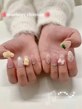 ネイル tsuki🎀ワンホ ン🍒ガーリー🪄のネイルデザイン