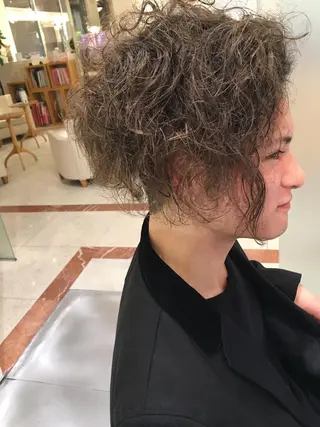 ショート カラー メンズ ウプエステティック所属・韓国肌管理 ウプエステティックのエステ・リラクイメージ